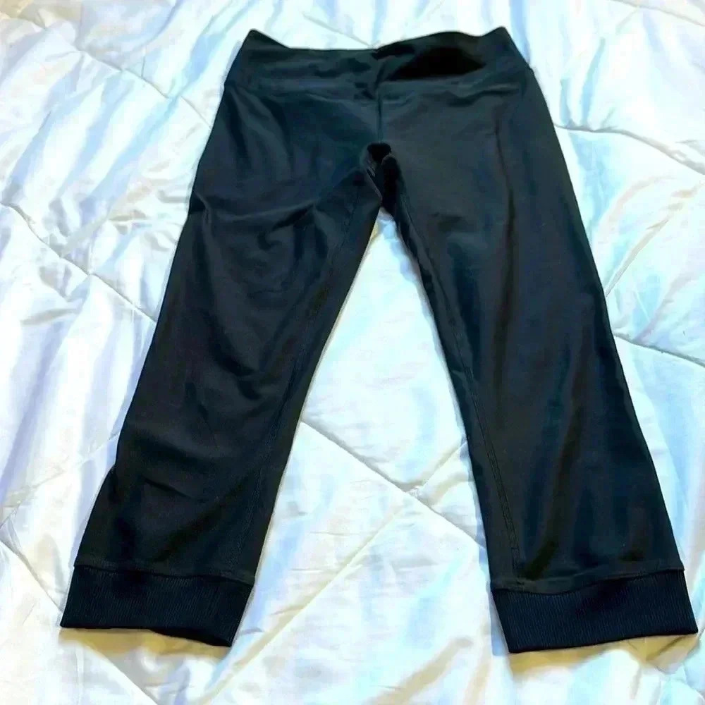 Nike 3/4 joggers -black size medium